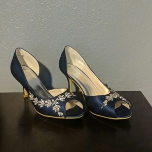 Navy heels